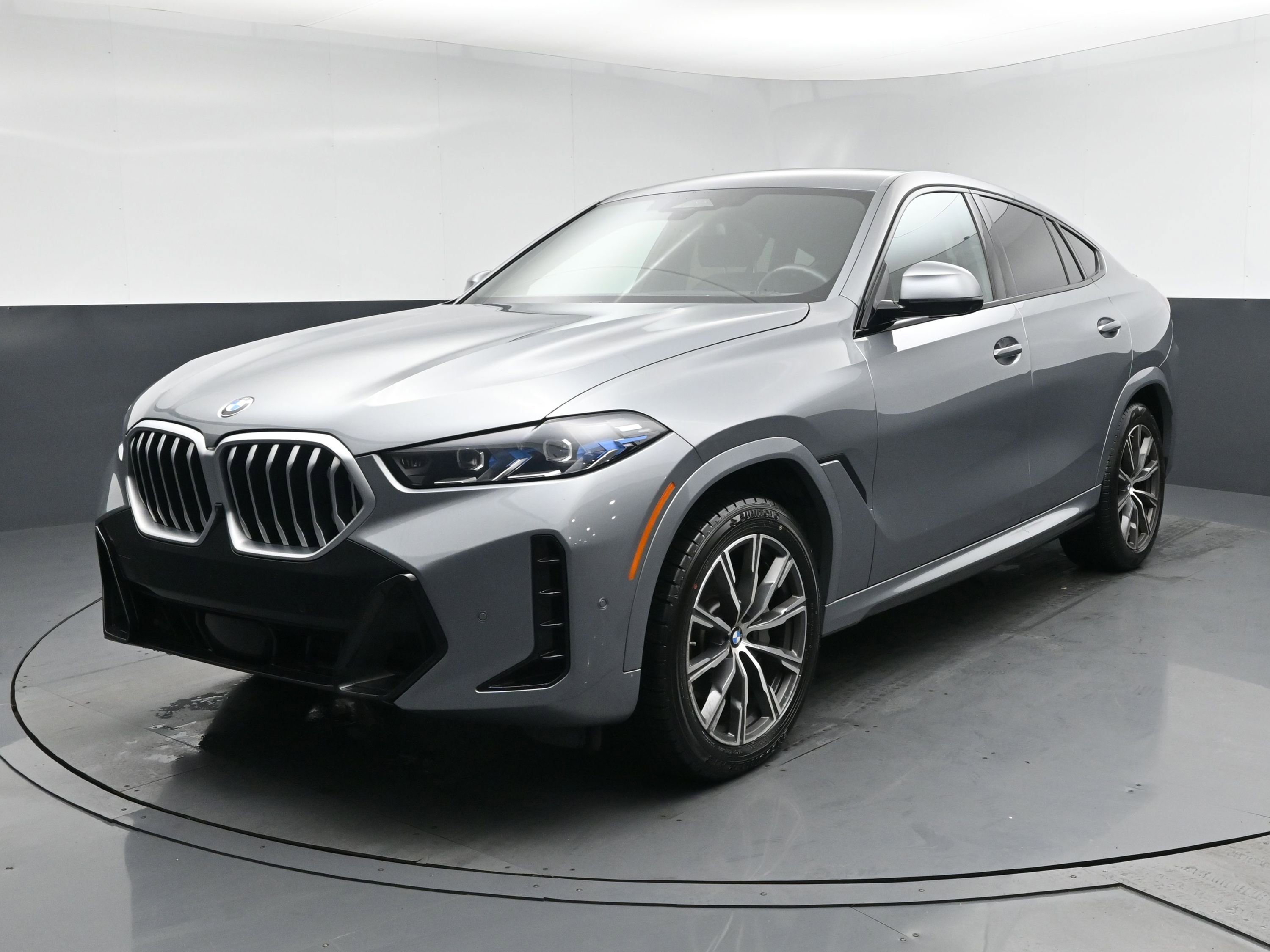 2025 BMW X6 xDrive40i's photo