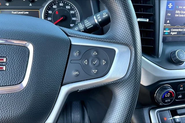 2023 GMC Acadia SLE - Photo 11
