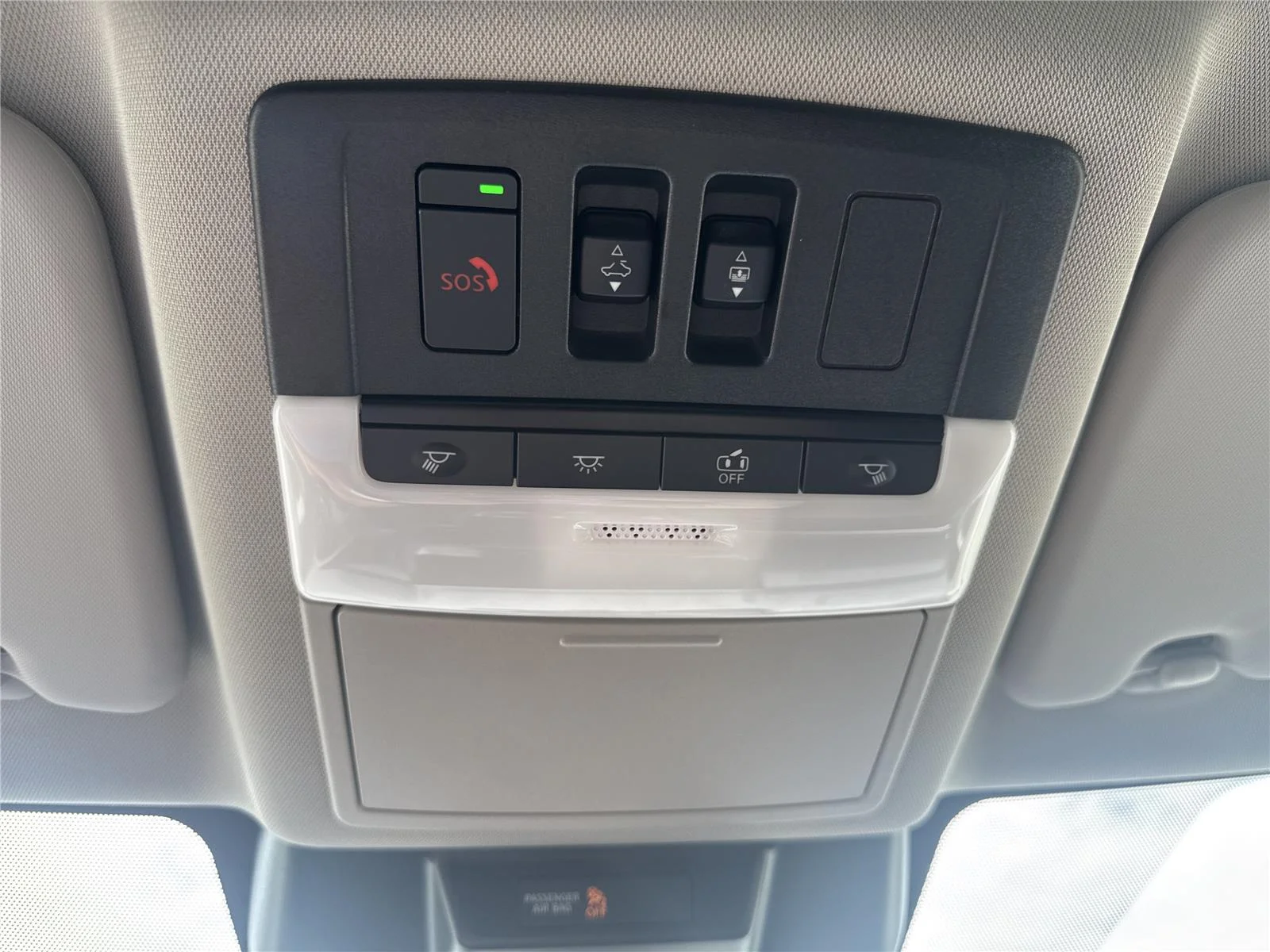Used 2026 Super Black Nissan Platinum image 28