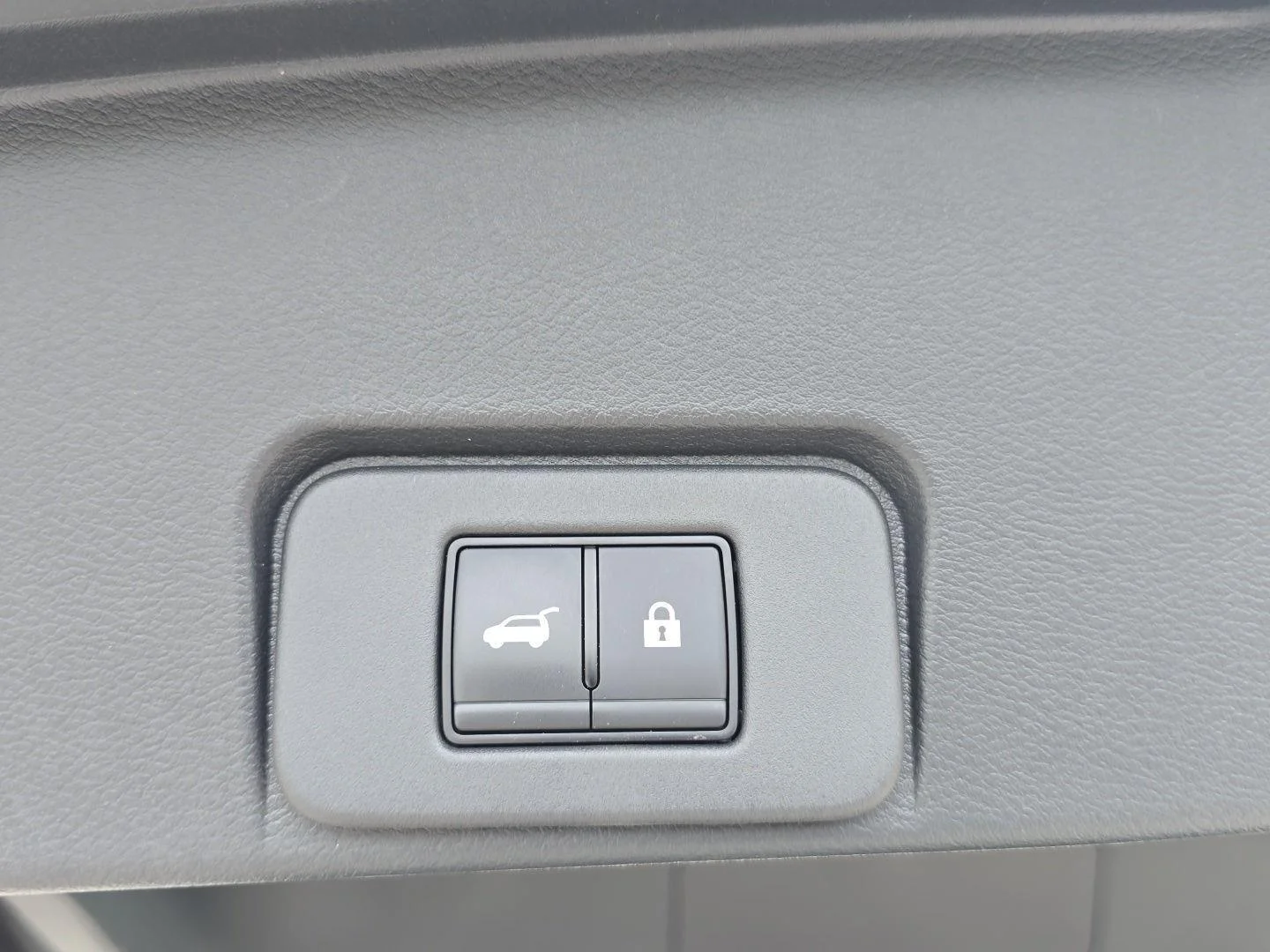 Used 2023 Pearl White Tricoat Nissan SV image 7