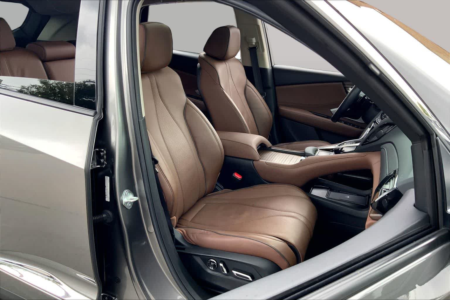 Used 2024 Liquid Carbon Metallic Acura w/Advance Package image 9