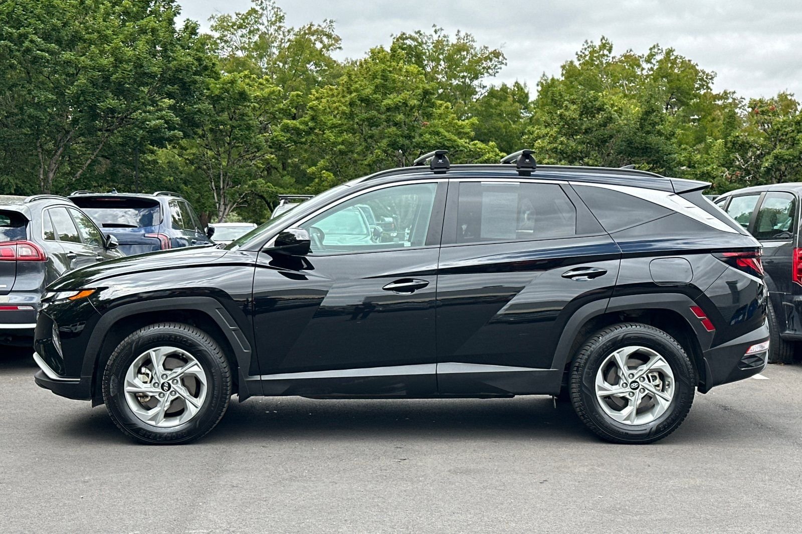 Used 2024 Black Hyundai SEL image 7