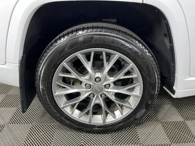 Used 2023 White Jeep Summit image 12