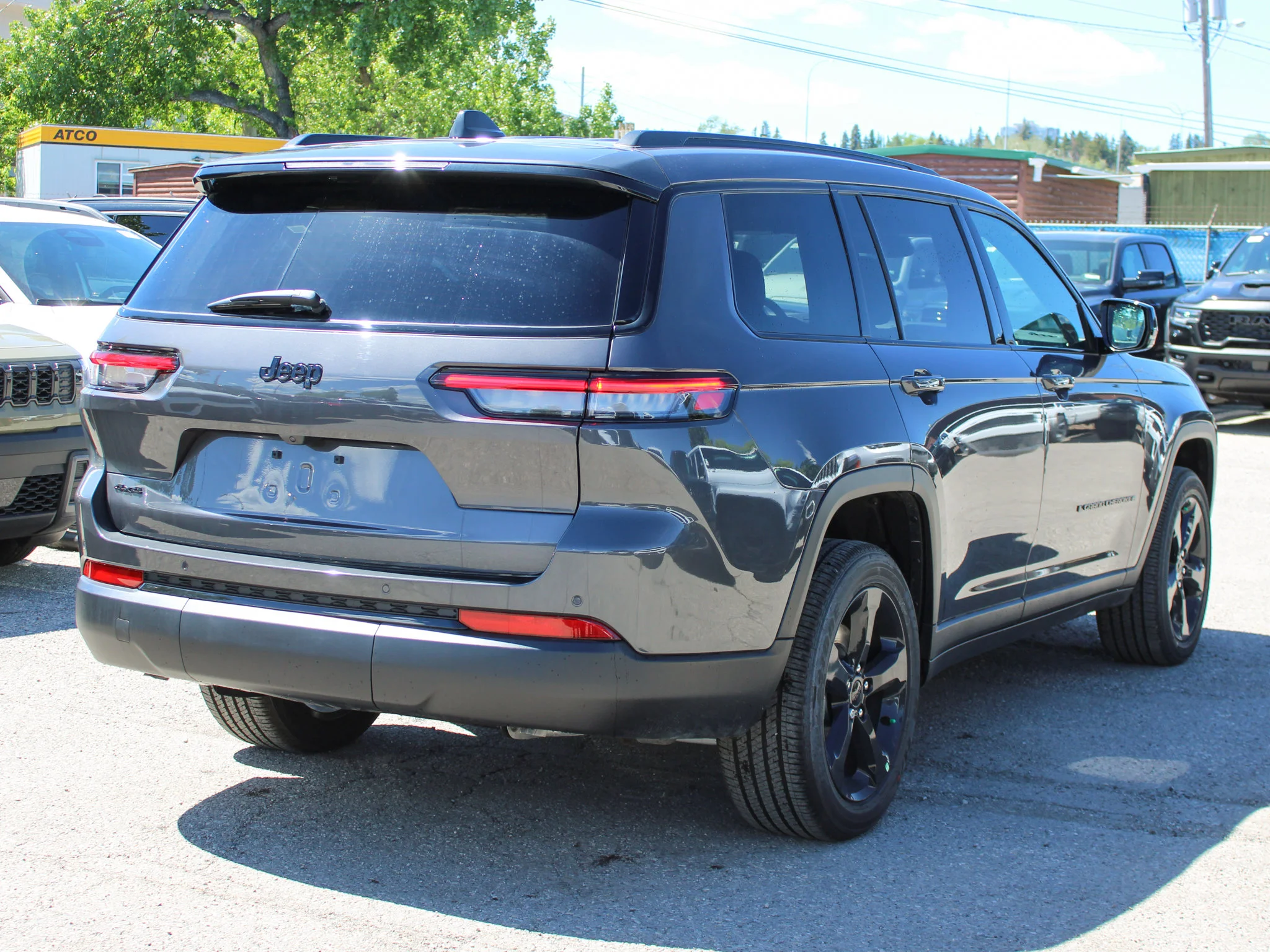New 2025 Grey Jeep Altitude* image 5