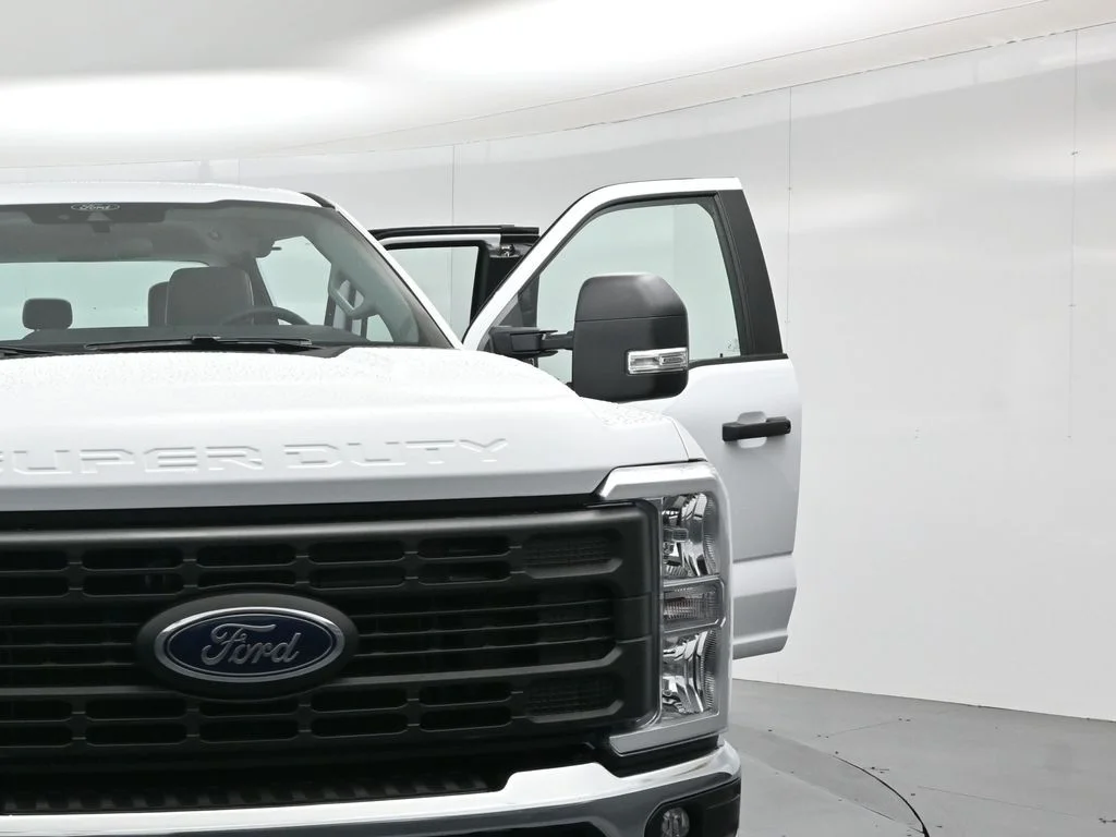 New 2026 Oxford White Ford XL image 24