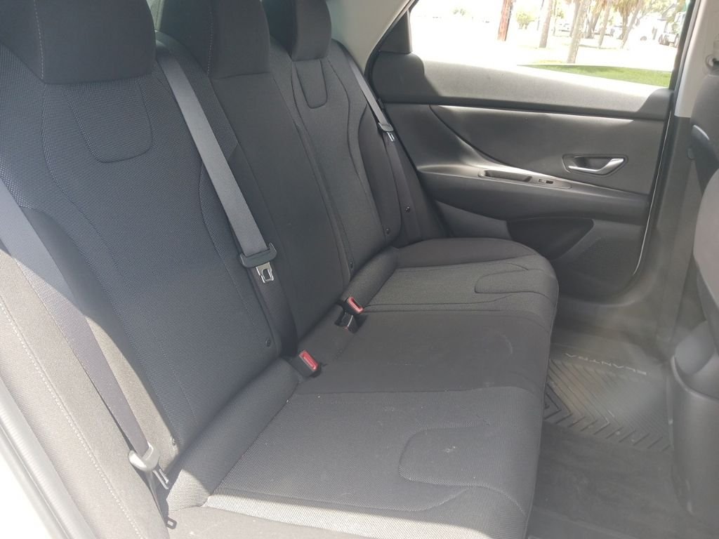 Used 2025 White Hyundai SE image 18