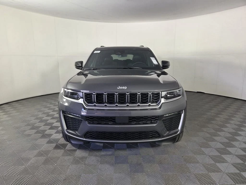 New 2026 Baltic Gray Metallic Clear-Coat Exterior Paint Jeep Limited image 3
