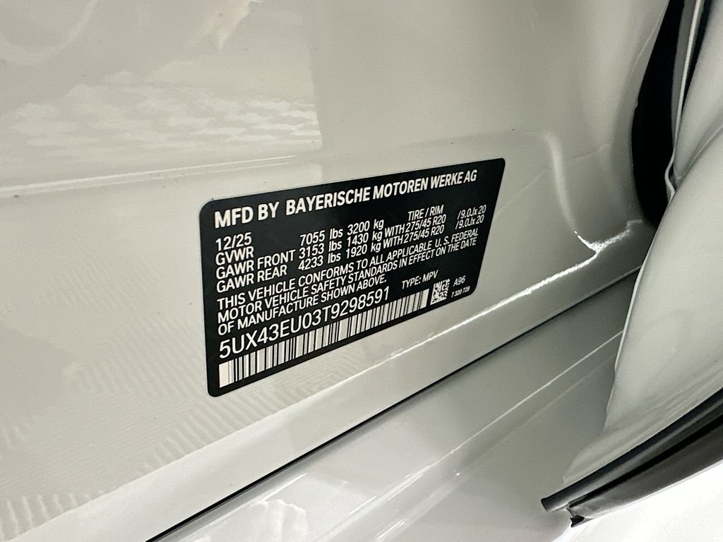 Used 2026 White Metallic BMW xDrive50e image 31