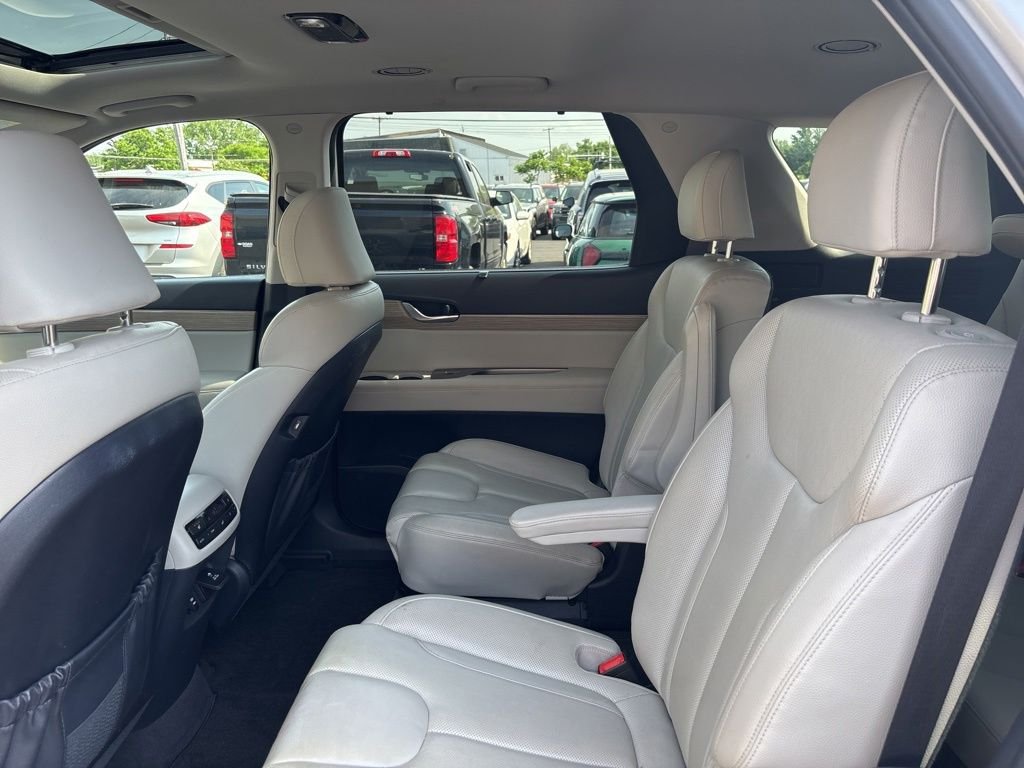 Used 2022 Silver Hyundai SEL image 33