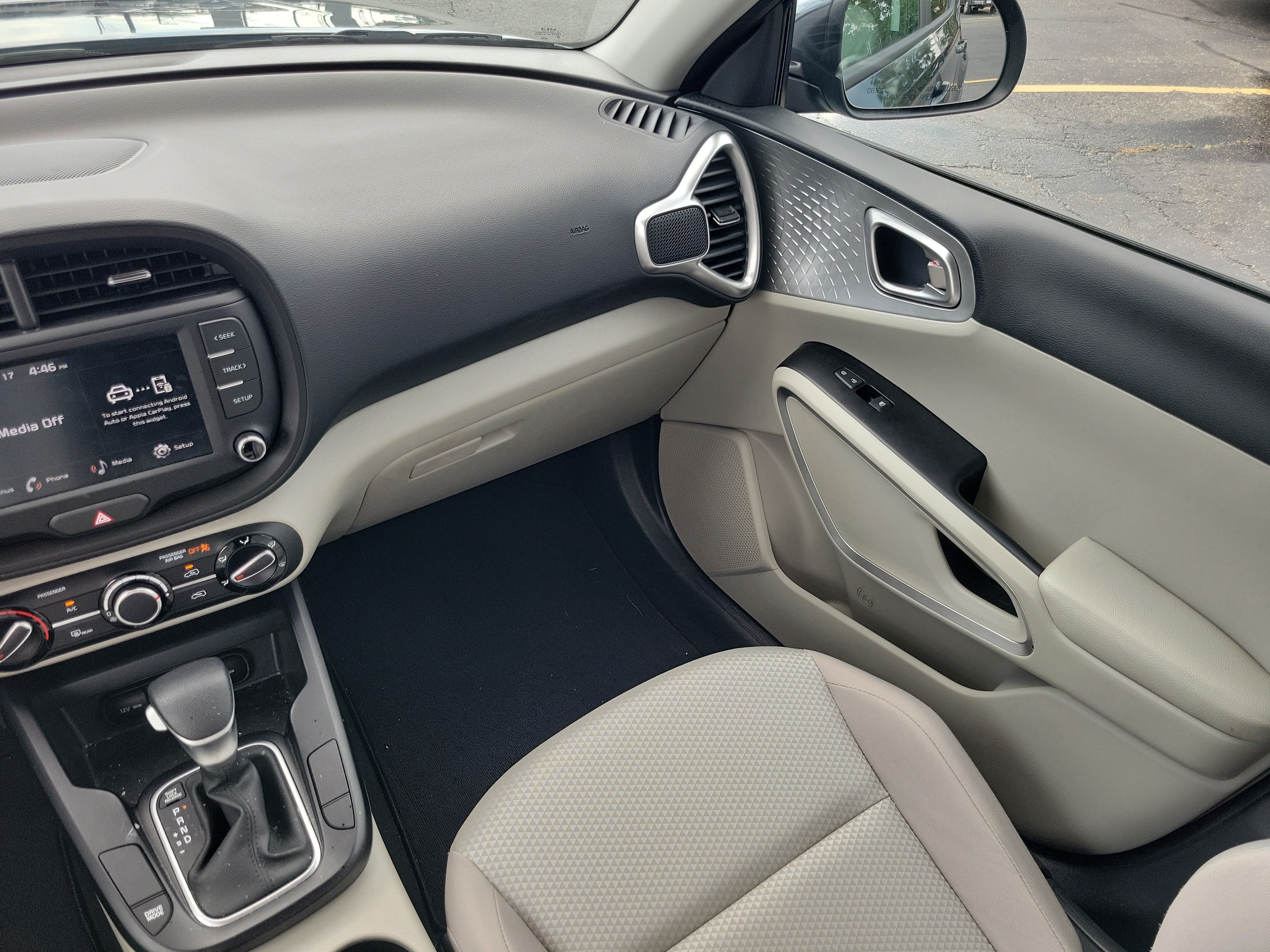 Used 2025 Gravity Gray Kia LX image 15