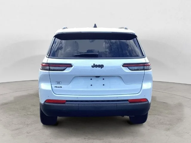 New 2026 Bright White Clearcoat Jeep L LAREDO ALTITUDE 4X4 image 4