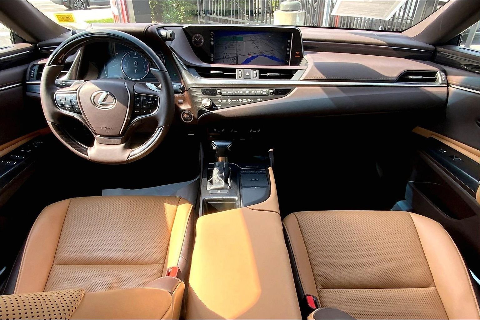 Used 2021 Green Lexus 350 image 14