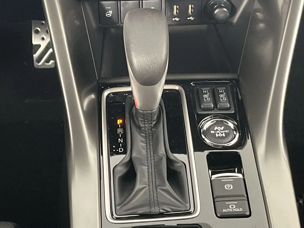 New 2025 White Mitsubishi BLACK EDITION 1.5T S-AWC image 21