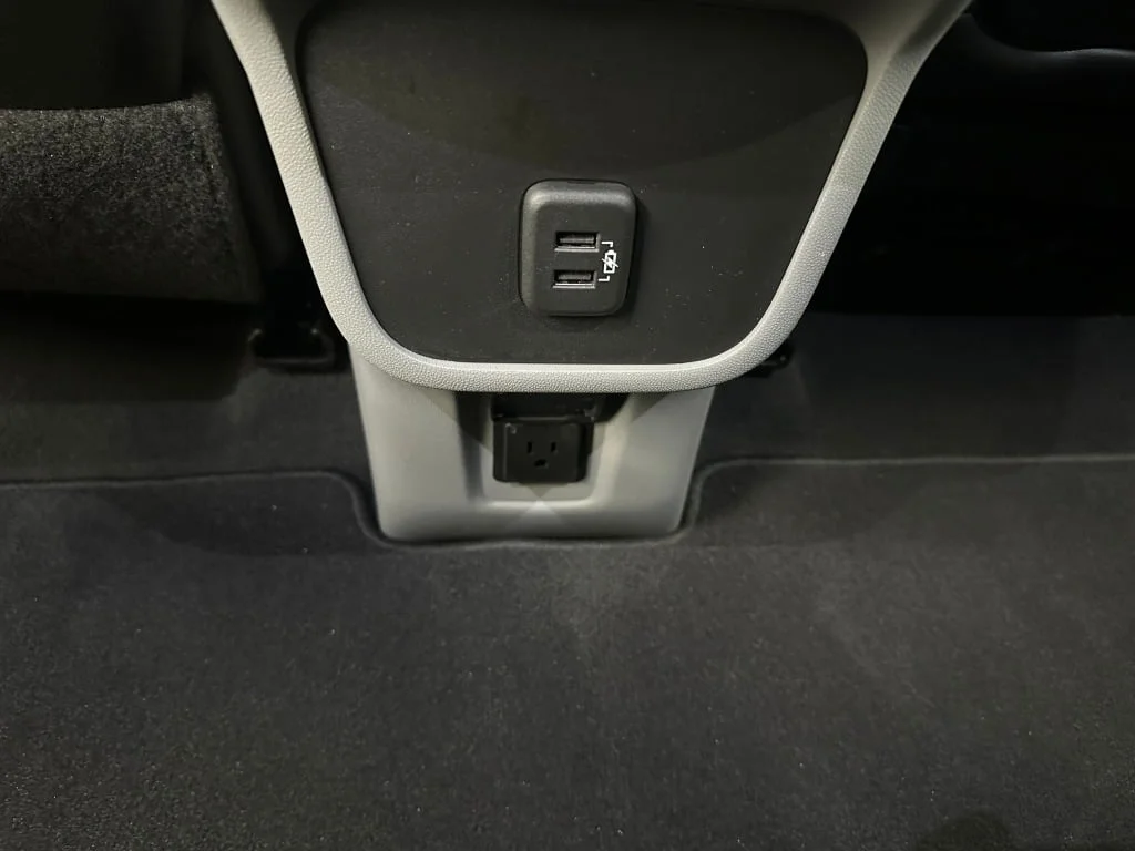 Used 2021 WHITE FROST TRICOAT GMC SLT image 21