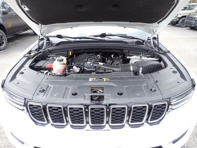 Certified Used 2023 White Jeep Limited image 12