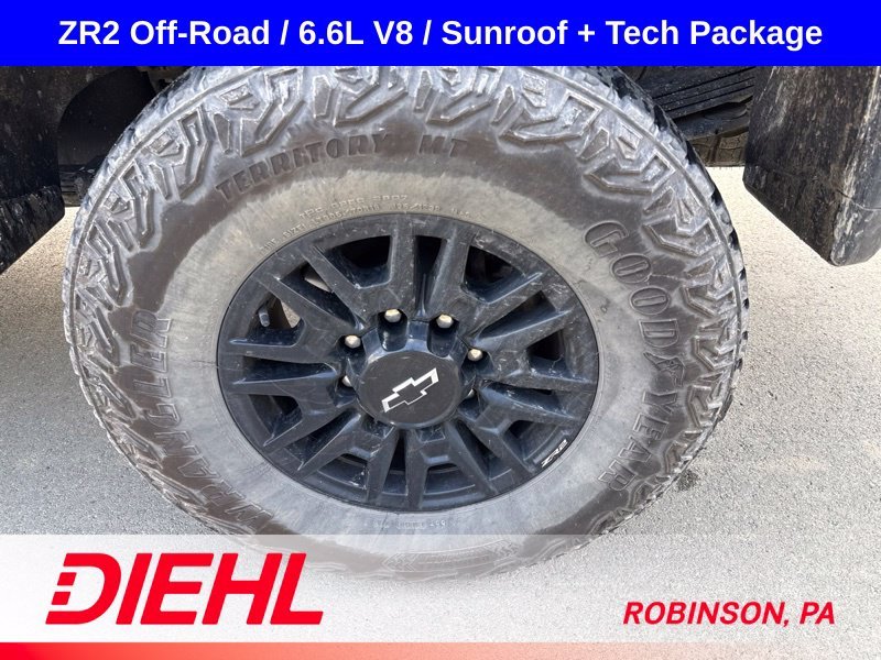 Used 2025 Gray Chevrolet ZR2 image 11