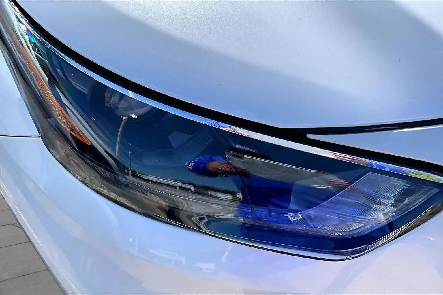 Used 2023 Wind Chill Pearl Toyota Hybrid XLE image 25