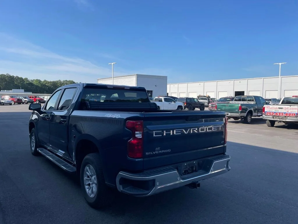 Used 2022 Blue Chevrolet LT image 15