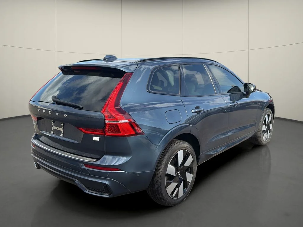 Used 2024 Blue Volvo T8 Plus Dark Theme image 7