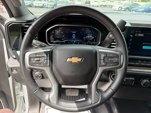 Used 2024 Summit White Chevrolet LT image 21