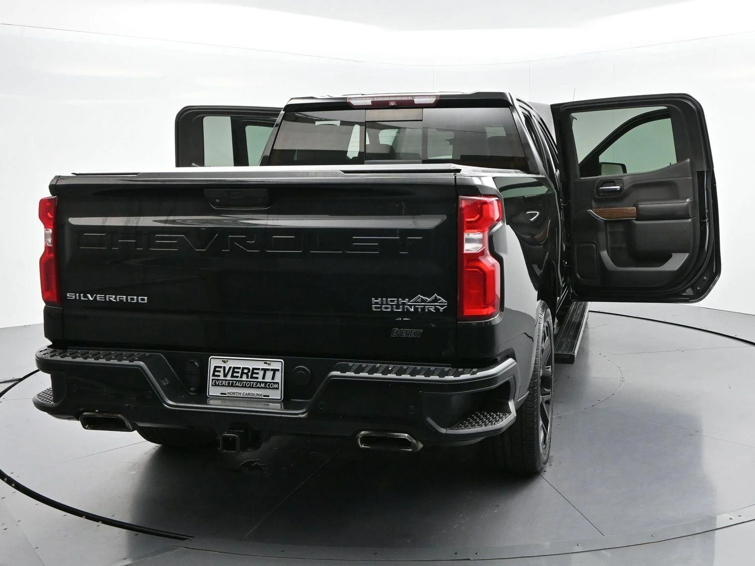 Used 2019 BLACK Chevrolet High Country image 41