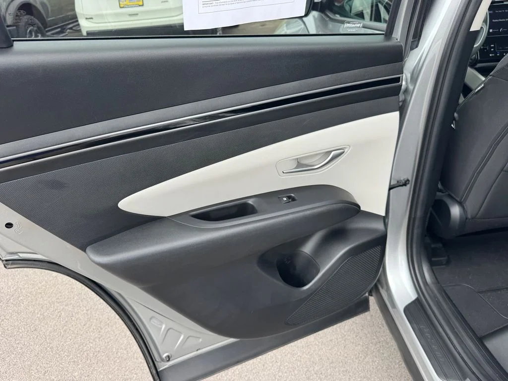 Used 2024 Silver Hyundai SEL image 17
