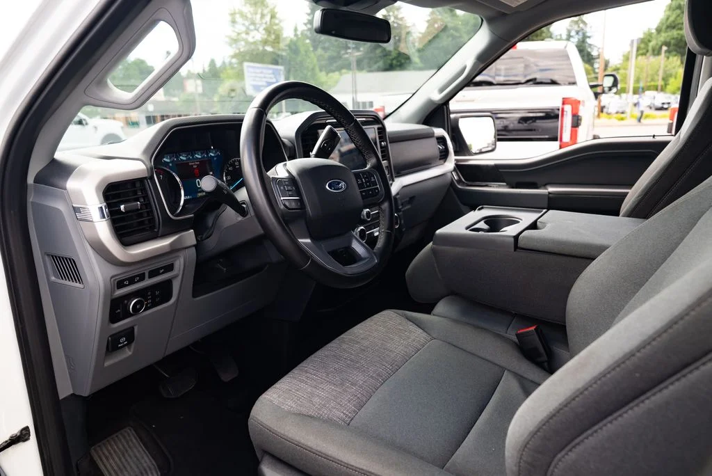 Used 2023 White Ford XLT image 21