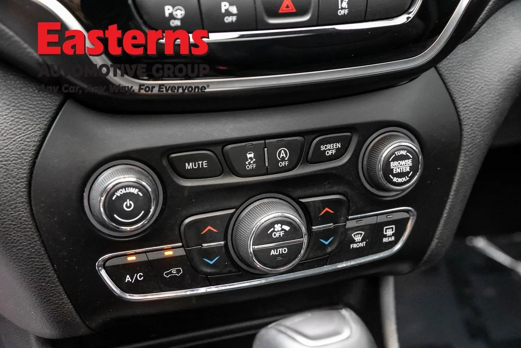 Used 2021 Black Jeep Limited image 21