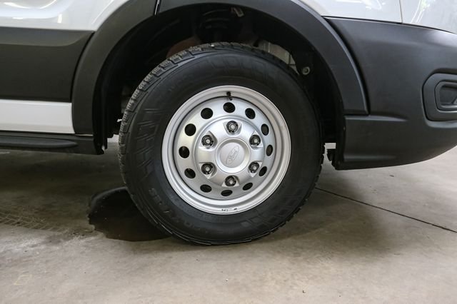 Used 2025  Ford Base image 13