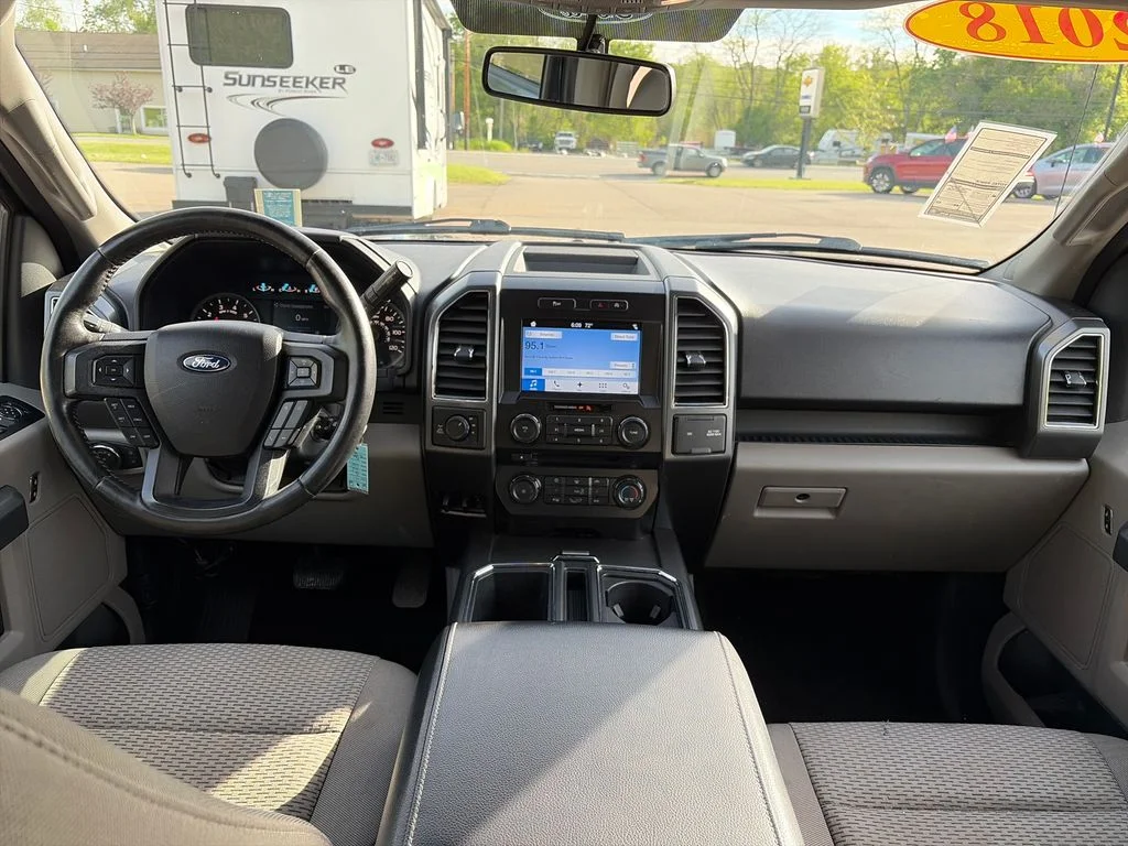 Used 2018 Blue Ford XLT image 29