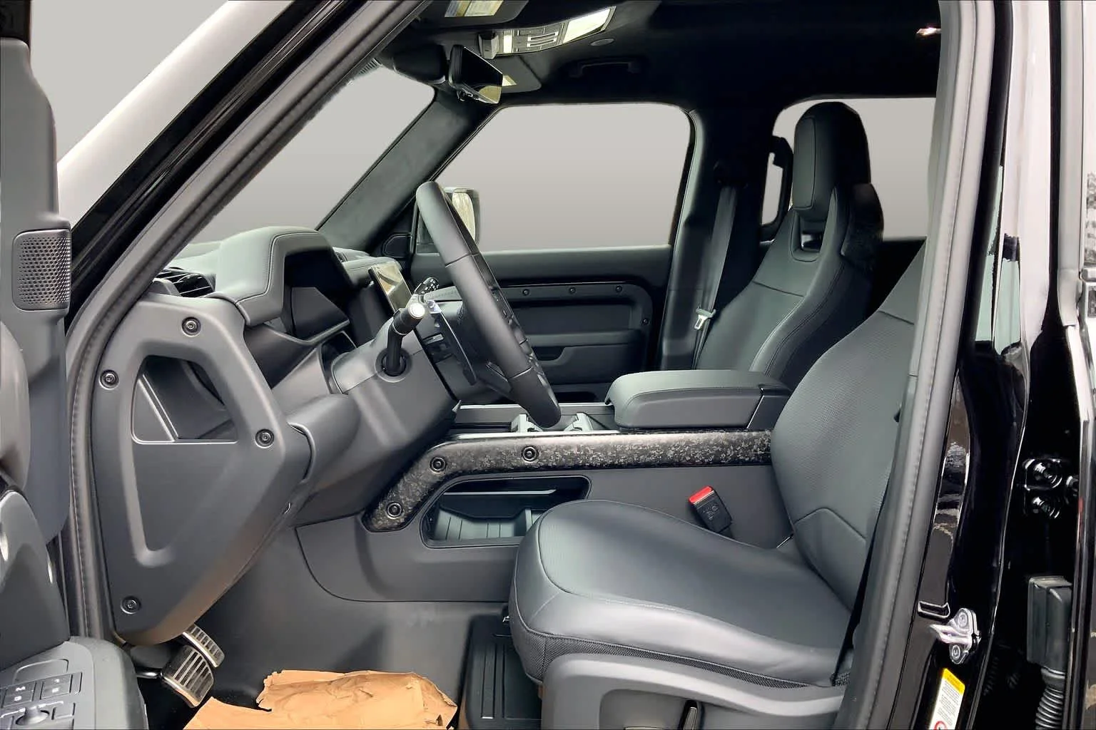 2026 Land Rover Defender OCTA Black - Photo 12