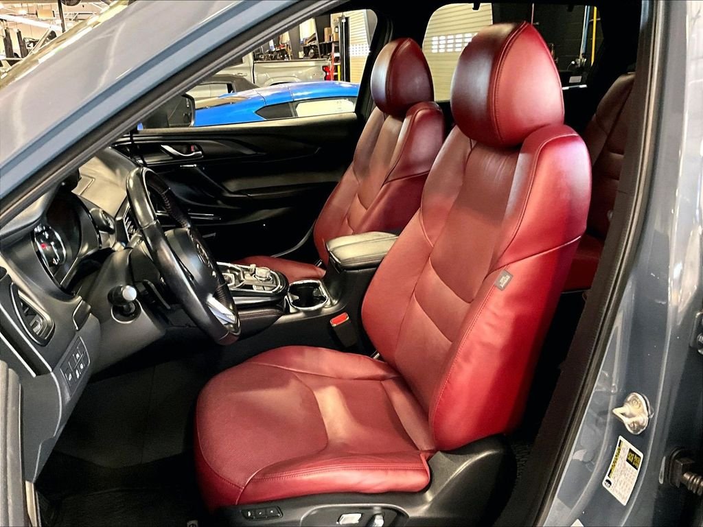 Used 2023 Gray Mazda Carbon Edition image 10