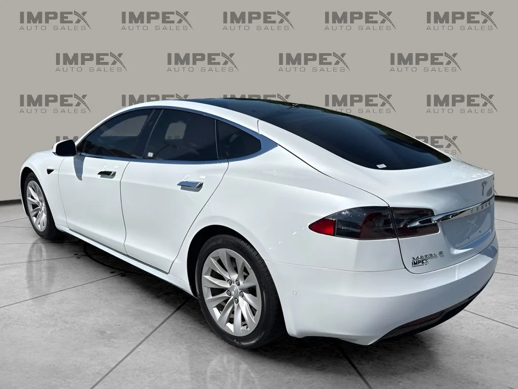 Used 2017  Tesla 75 image 2
