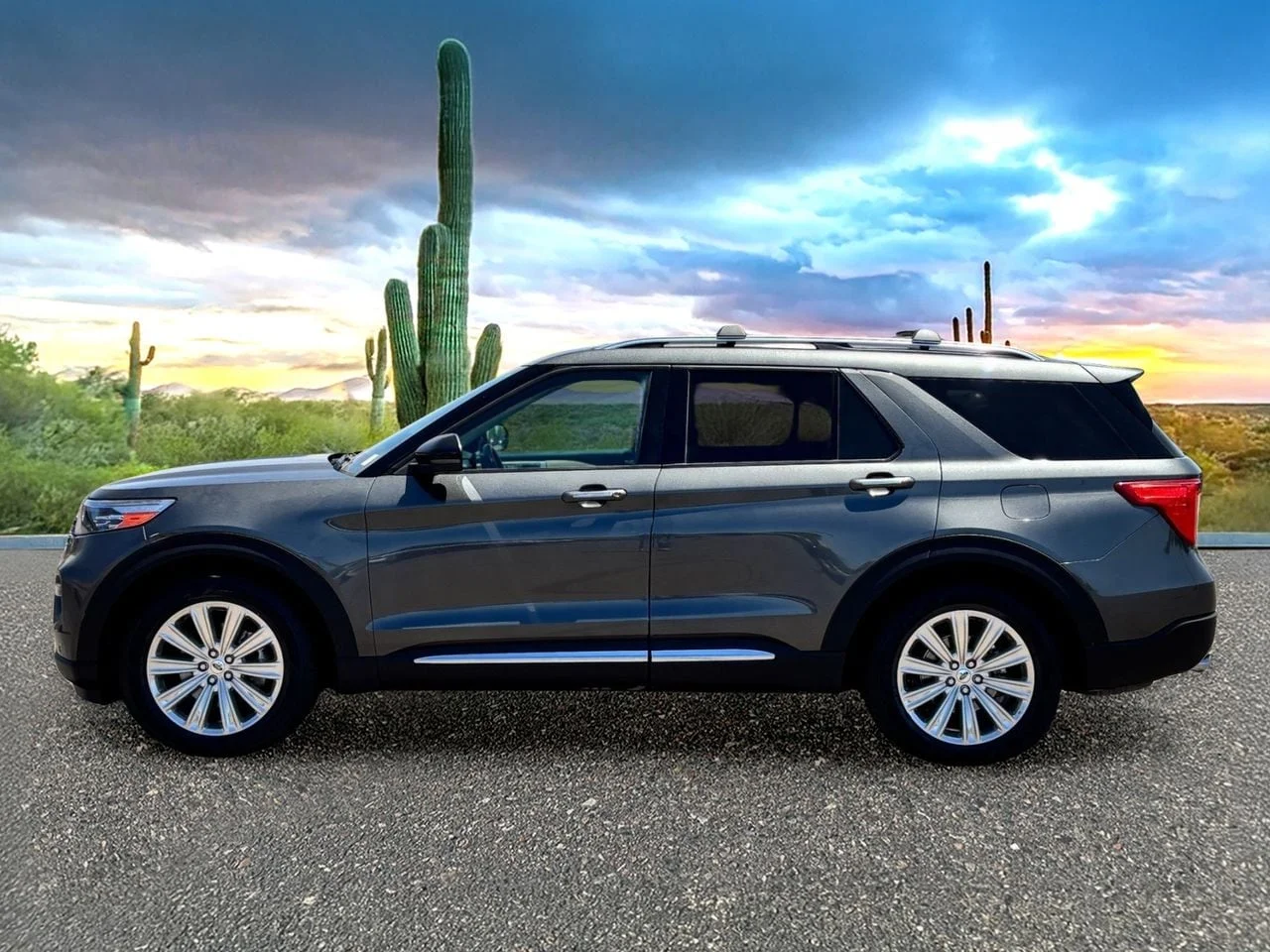Used 2020 Magnetic Ford Limited image 3