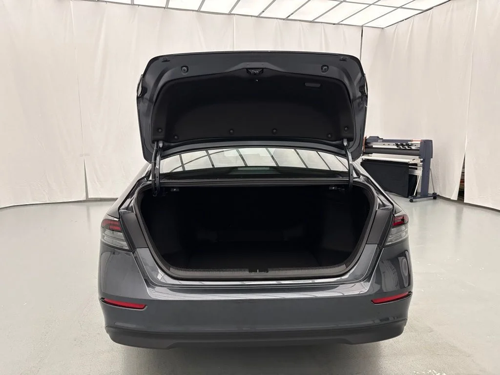 New 2026 Meteorite Gray Metallic Honda SE image 10
