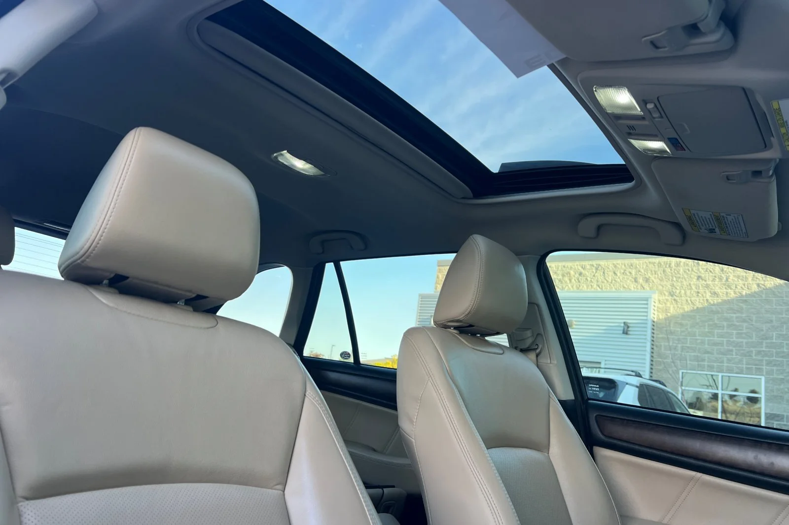 Used 2018 Dark Blue Pearl Subaru Limited image 17