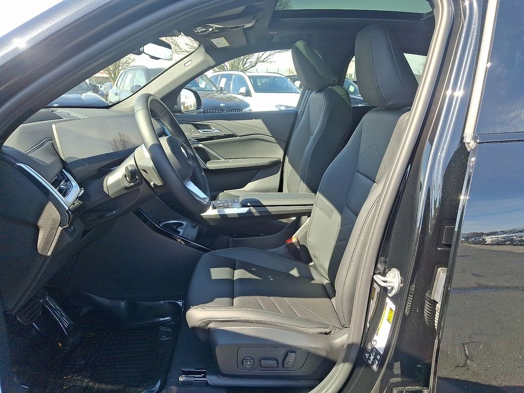 Used 2026 Black Sapphire Metallic BMW xDrive28i image 6