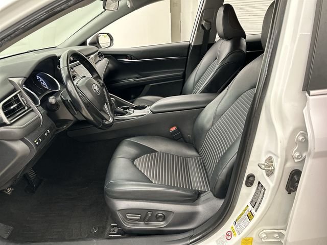 Used 2019 White Toyota SE image 9