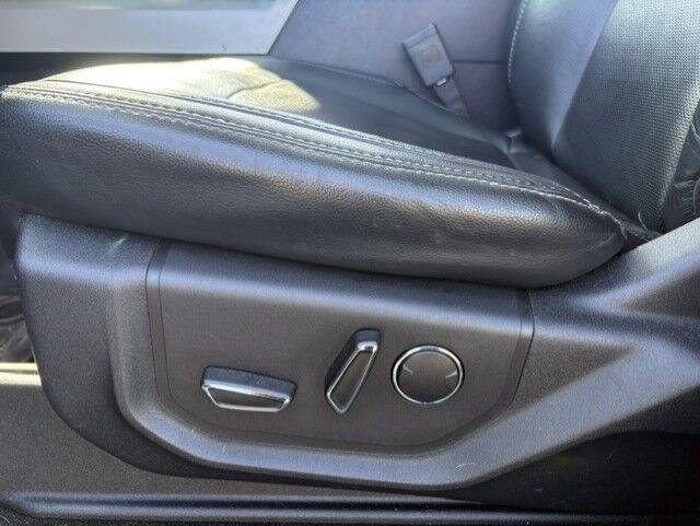 Used 2019 Magnetic Ford LARIAT image 12