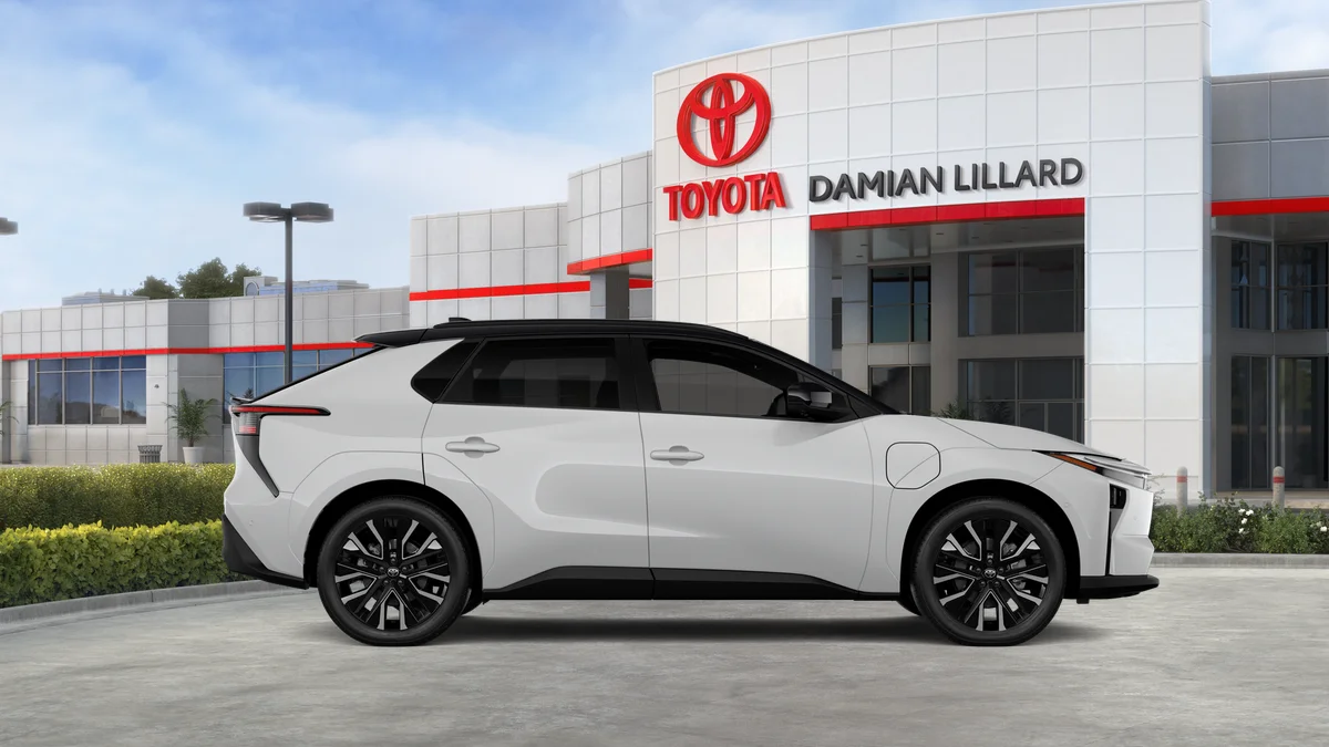 New 2026 Wind Chill Pearl with Midnight Black Metallic roof Toyota Limited image 12