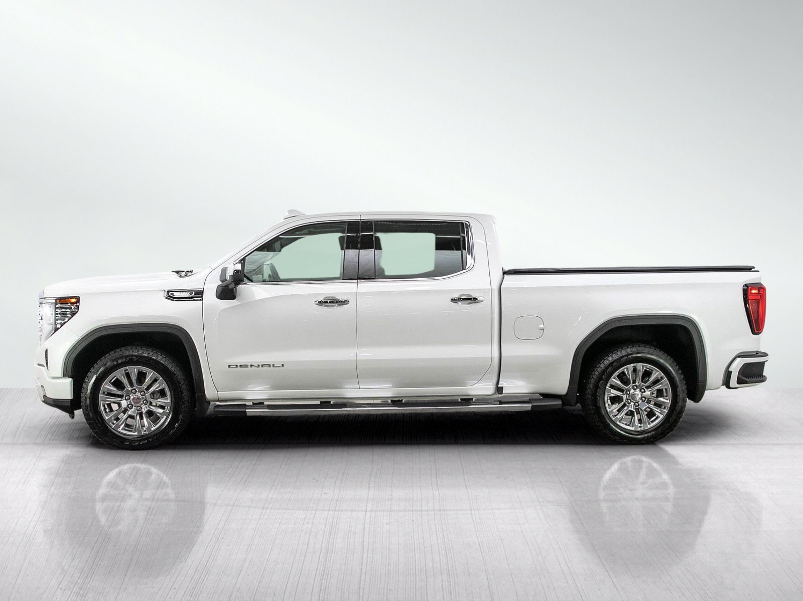 Used 2025 GMC Sierra 1500 Denali with VIN 1GTUUGE88SZ193607 for sale in White Bear Lake, Minnesota