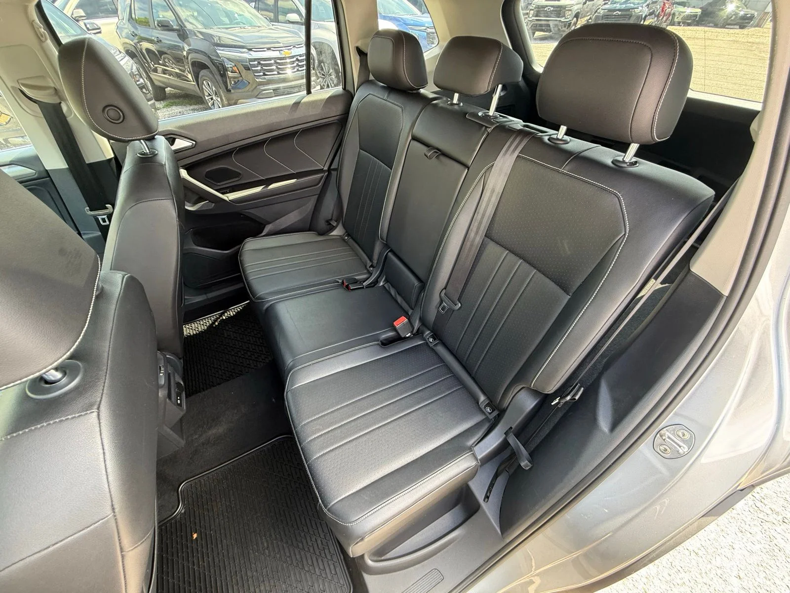 Used 2022 Silver Volkswagen 2.0T SE image 22