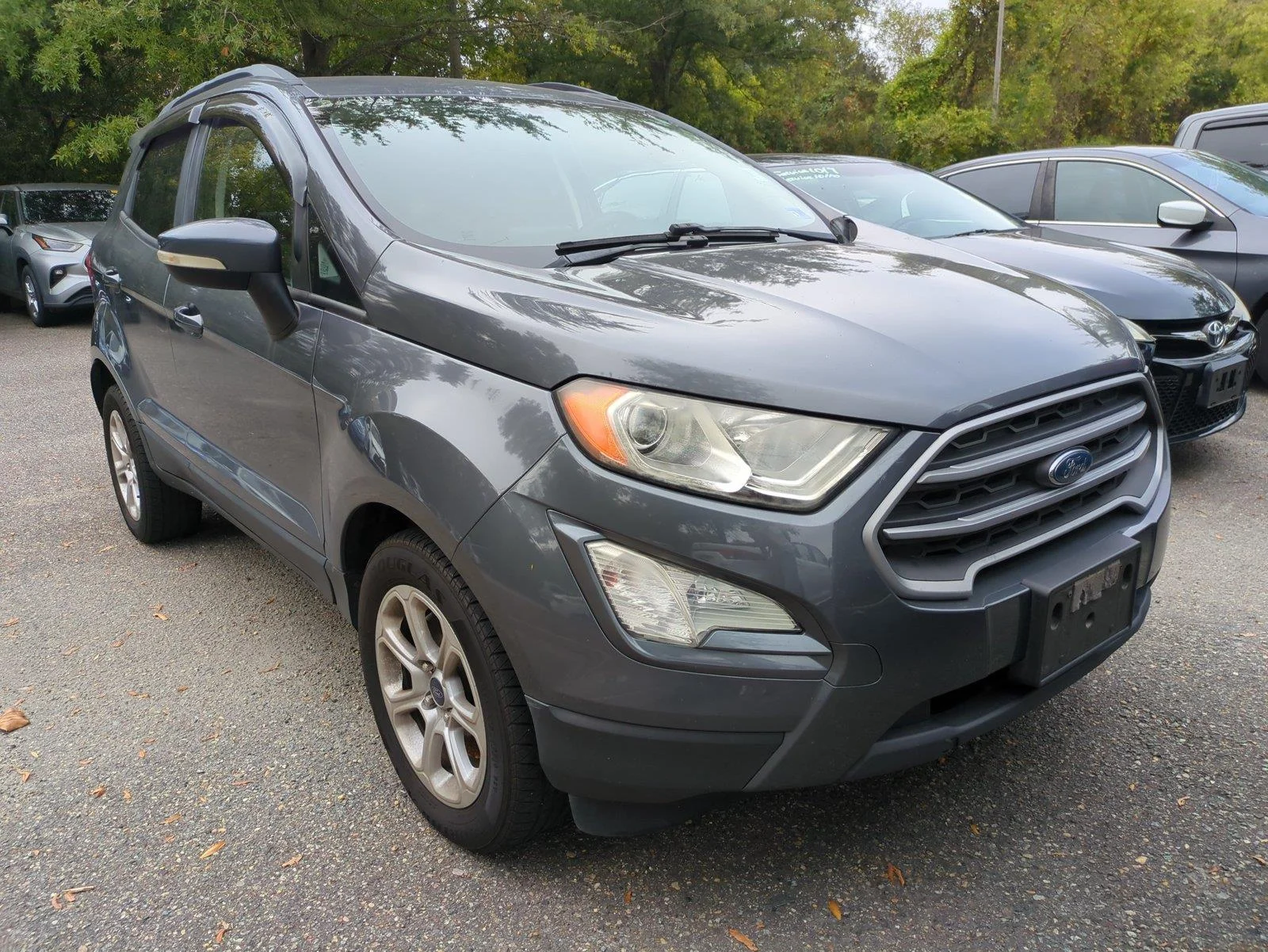 Used 2019 Smoke Metallic Ford SE image 2