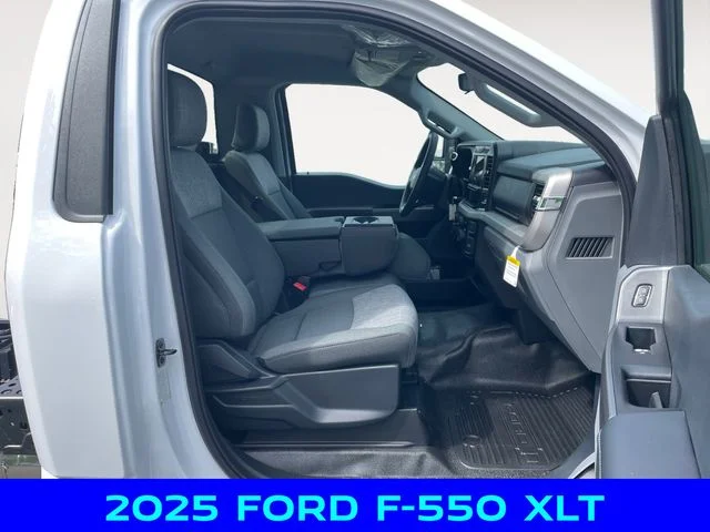 2025 Ford F-550 Super Duty Chassis Cab XLT - Photo 28