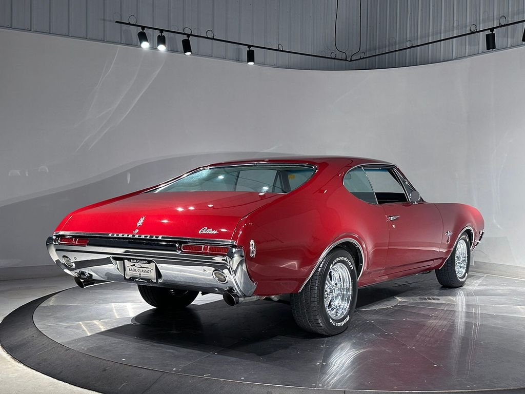 Used 1968 Red Oldsmobile Supreme image 8