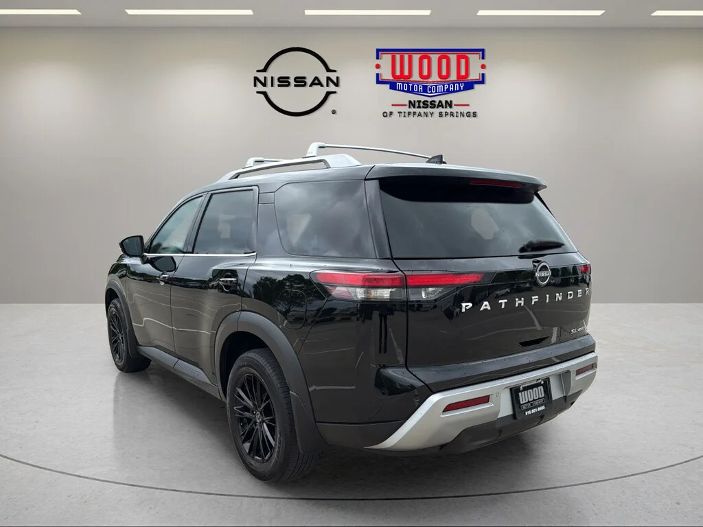 Certified Used 2023 Super Black Nissan SL image 4