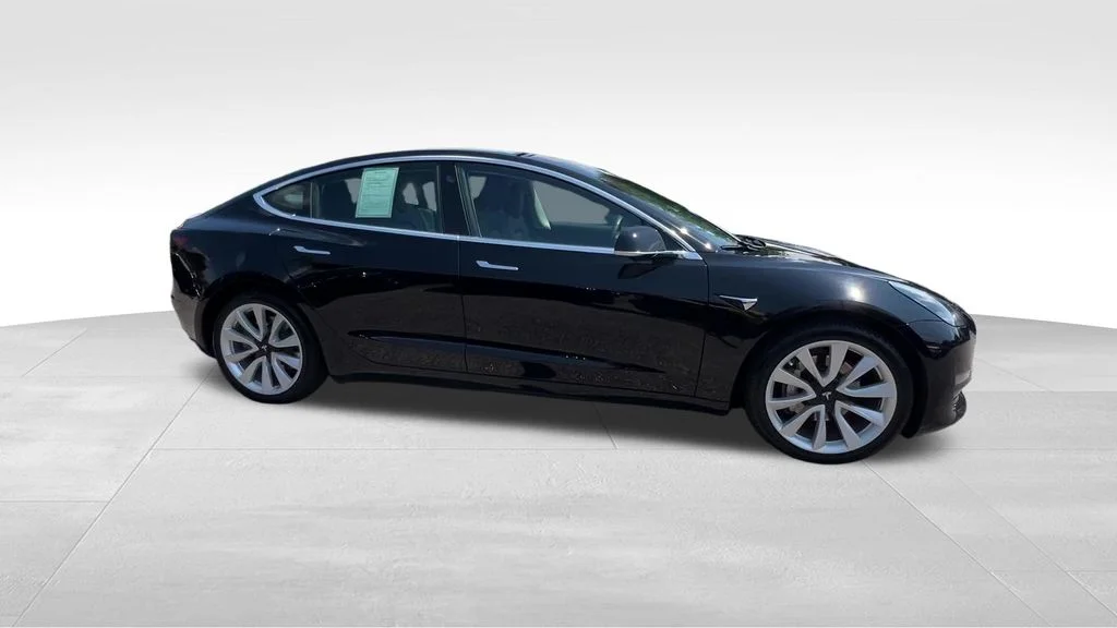 Used 2020 Black Tesla Long Range image 3
