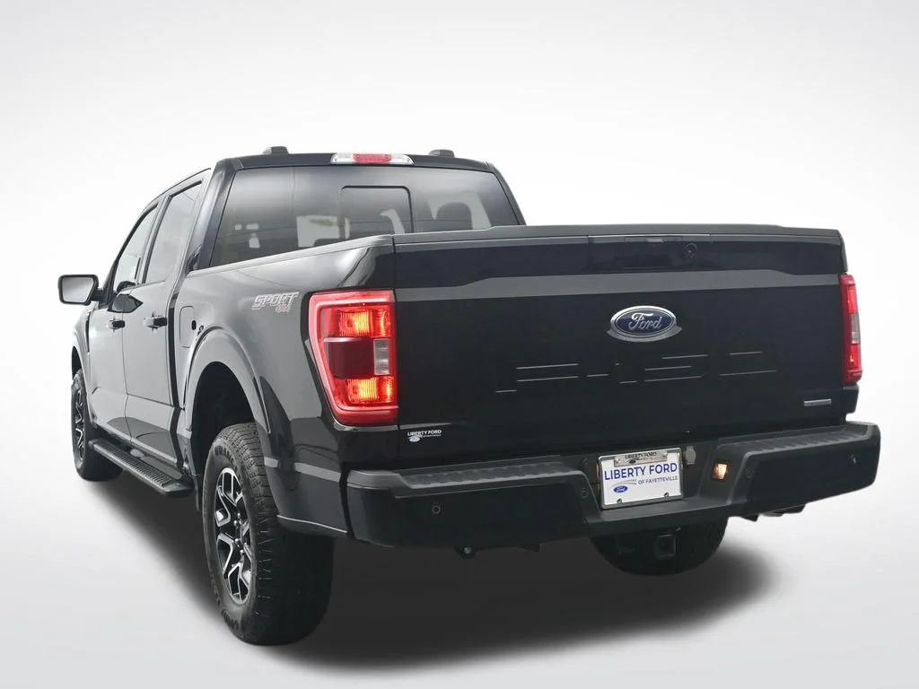 Used 2023 Black Ford XLT image 9