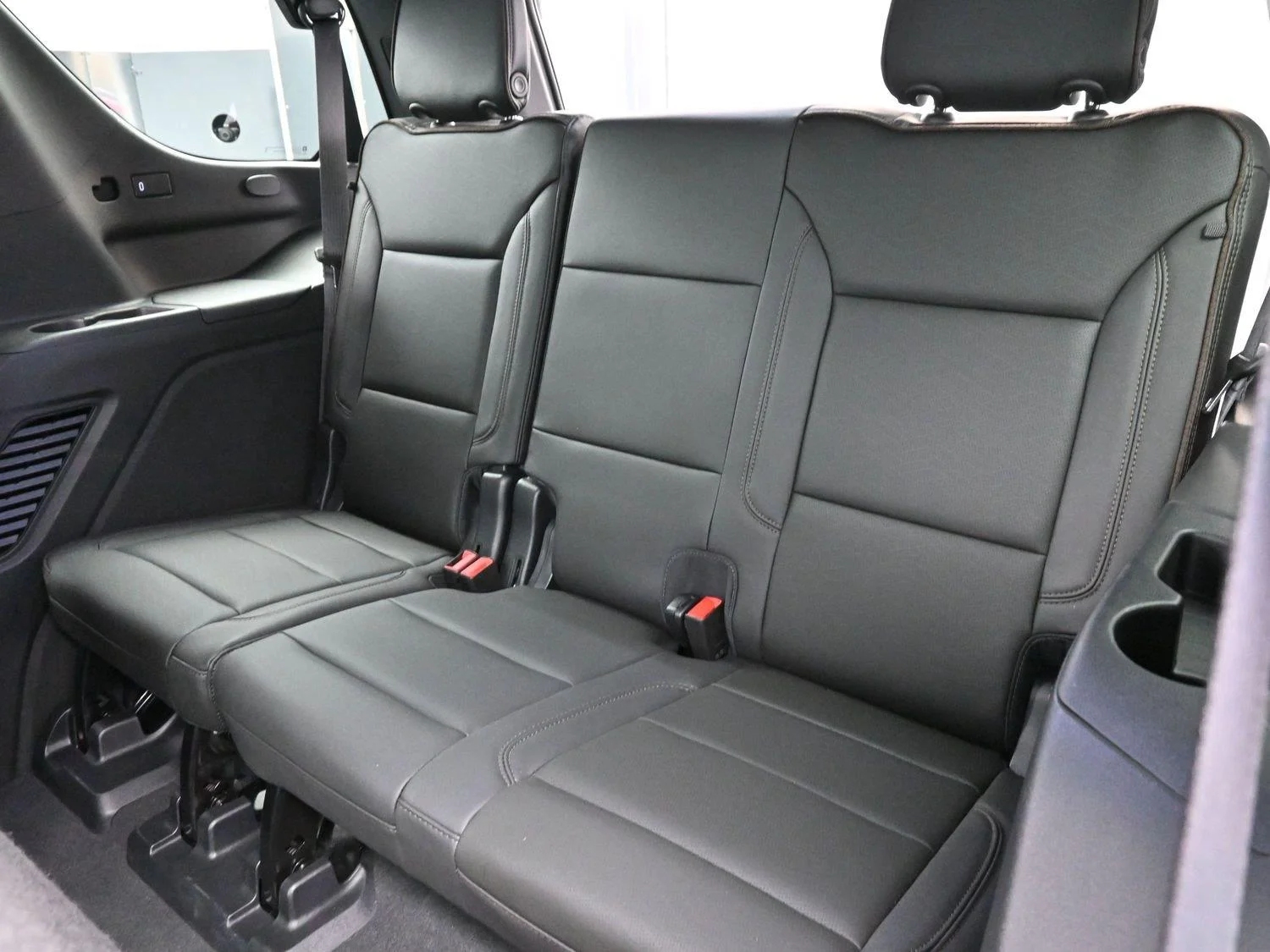 Used 2022 Black Chevrolet High Country image 35