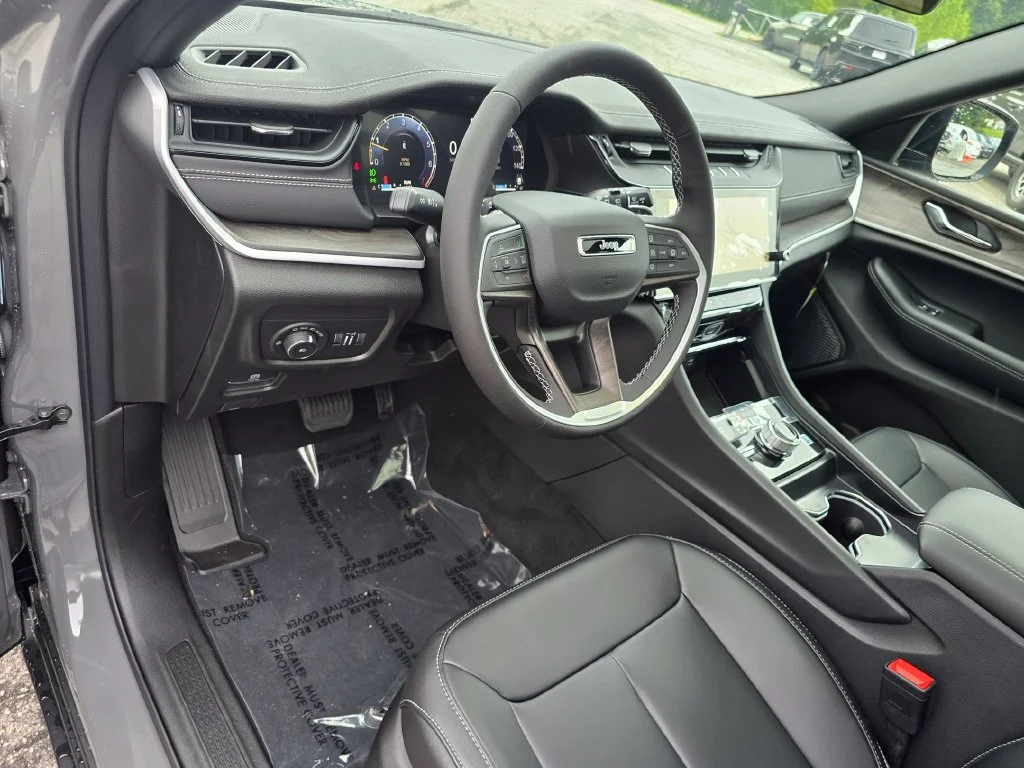 New 2027 Gray Jeep Limited image 23